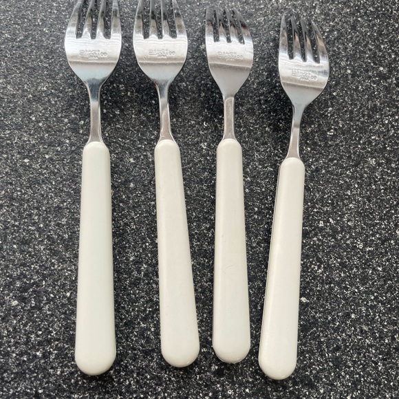 Set of 4 vintage floral patterned forks in white and multi-colour kitchenware - Picture 4 of 7